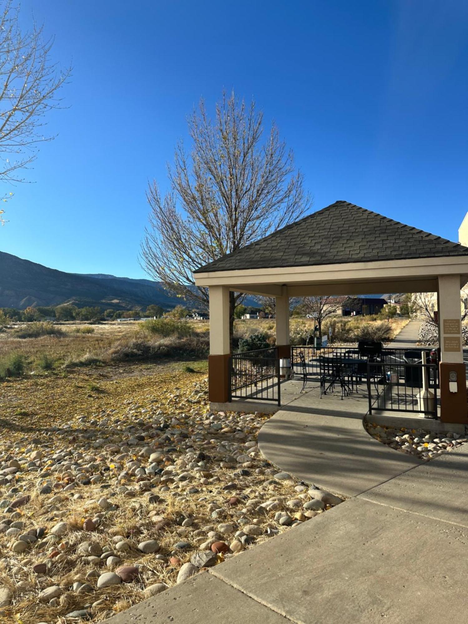 Western Slope Suites Parachute Extérieur photo